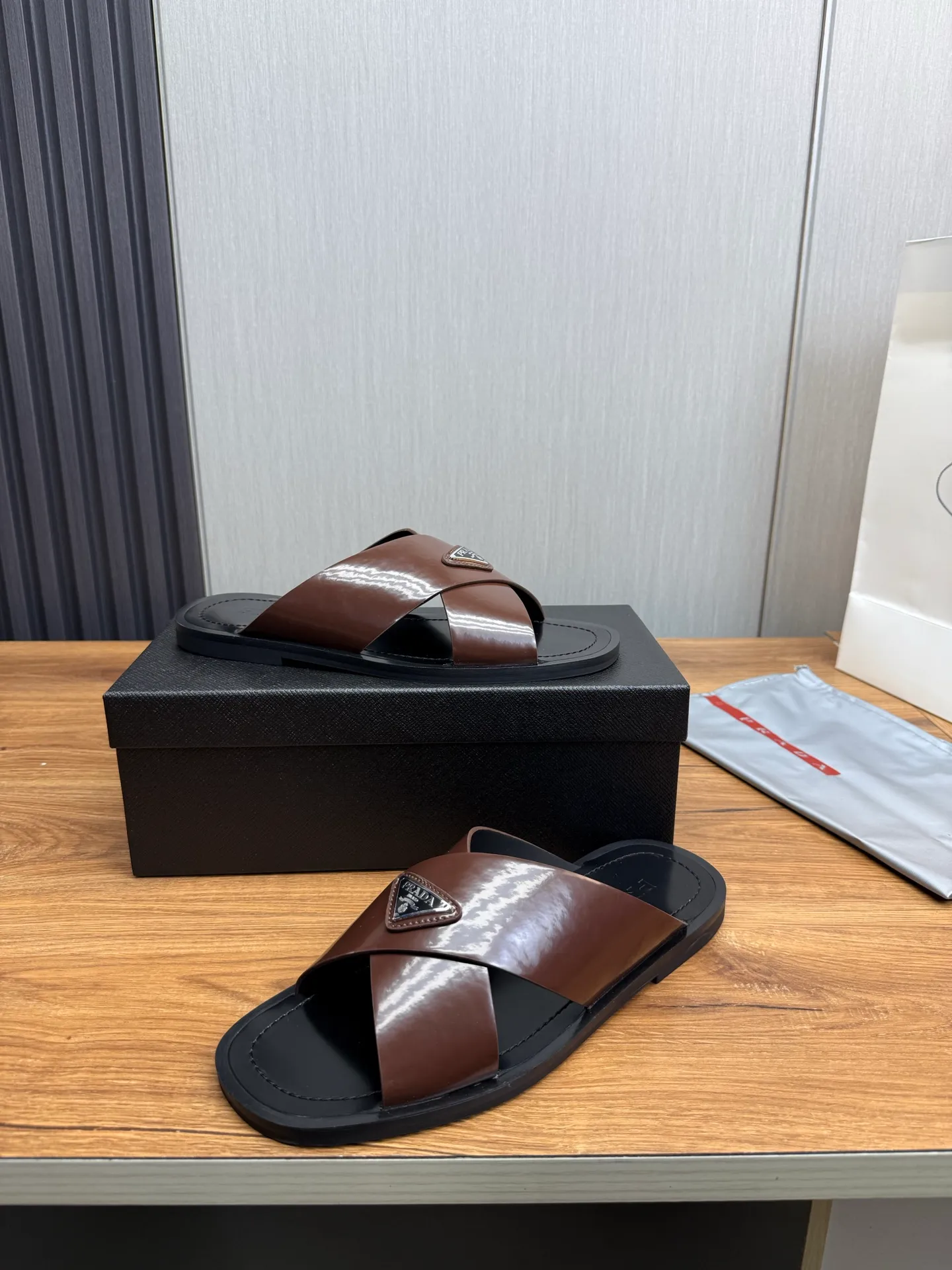 Factory price 340💰 ＰＲＡＤＡPrada - popular men's slippers hot sale 🔥 🩴Official website one to one production 38-45 sizes 45 46 🉑️Customized!
